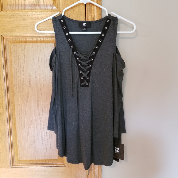 Iz Byer Tops - NWT Iz Byer Cold Shoulder Top